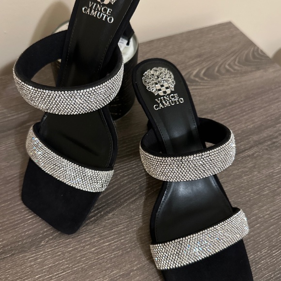 VINCE CAMUTO Womens White Rhinestone T-Strap Sorthand Square Toe Flare Buckle Dress Heeled M